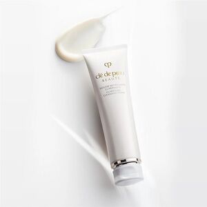 CLE DE PEAU NEW Clarifying Cleansing Foam